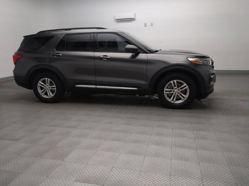 Used 2020 Ford Explorer XLT w/ Equipment Group 202A RWD image 11
