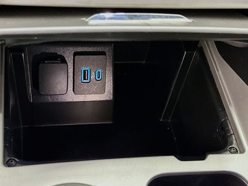 Used 2024 Ford Explorer XLT w/ Equipment Group 202A image 26