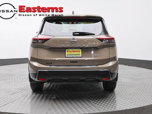 Used 2024 Nissan Rogue SV w/ SV Premium Package FWD image 6