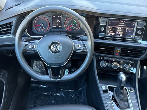 Used 2020 Volkswagen Jetta SE image 16