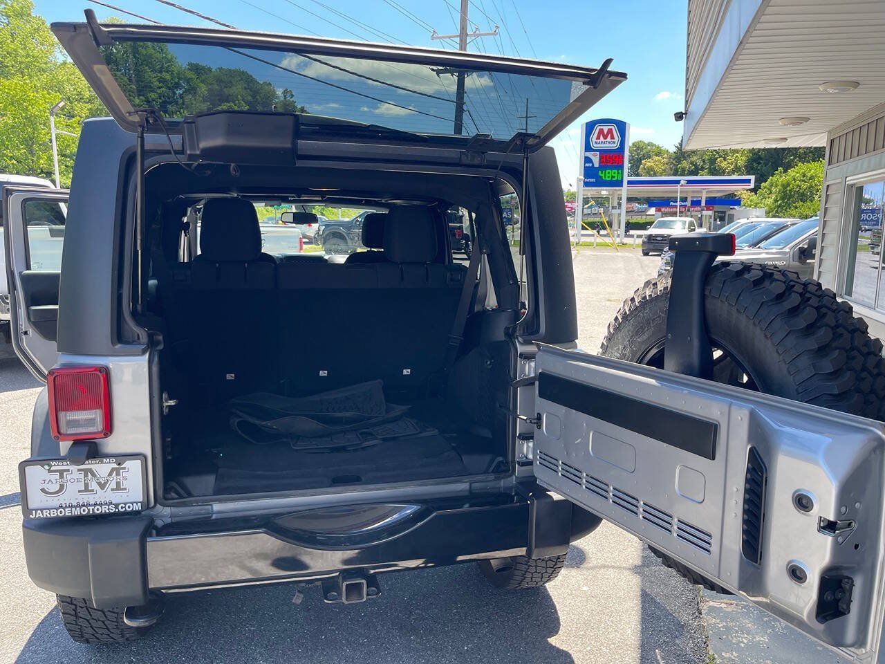 Used 2017 Jeep Wrangler Unlimited Sport AWD/4WD image 25