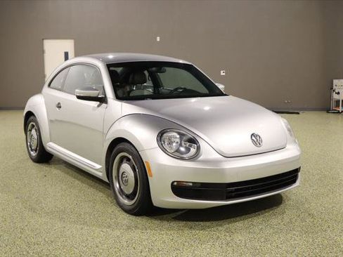 Used 2015 Volkswagen Beetle 1.8T Classic FWD image 1