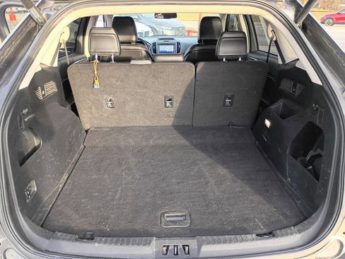 Used 2020 Ford Edge SEL w/ Convenience Package image 19