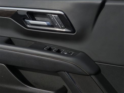 Certified 2025 Chevrolet Tahoe Premier image 34