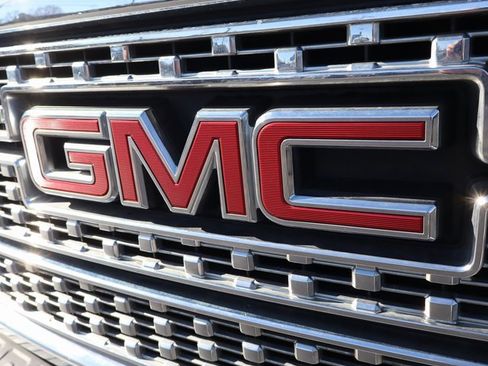 Used 2018 GMC Sierra 2500 Denali w/ Duramax Plus Package image 12