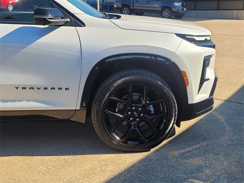 Used 2024 Chevrolet Traverse RS w/ LPO, Floor Liner Package image 9