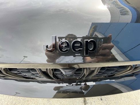 Used 2023 Jeep Grand Cherokee L Limited w/ Luxury Tech Group II image 30