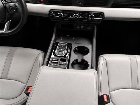 Used 2023 Honda Pilot EX-L image 18