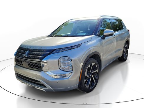 Used 2022 Mitsubishi Outlander SEL FWD image 2