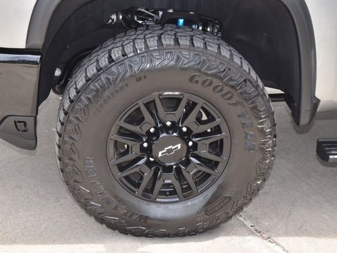 Used 2026 Chevrolet Silverado 2500 ZR2 AWD/4WD image 40