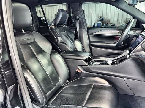 Used 2022 Jeep Grand Cherokee Overland w/ Advanced Protech Group III image 32