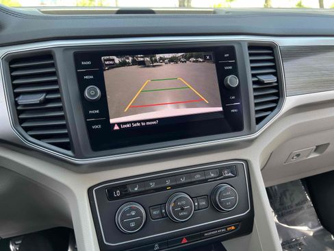 Used 2019 Volkswagen Atlas SE w/ Towing Package image 7