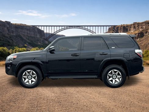 Used 2018 Toyota 4Runner SR5 Premium image 8
