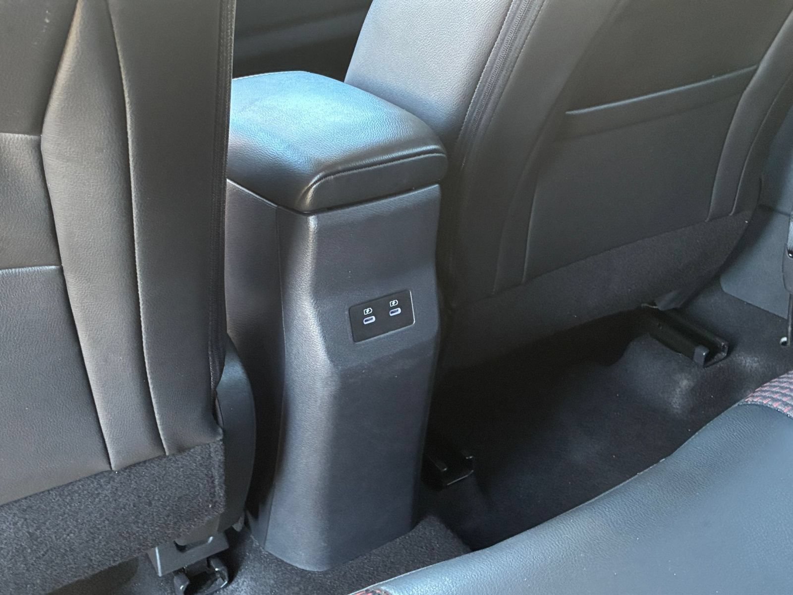 Used 2026 Nissan Kicks SR FWD image 22