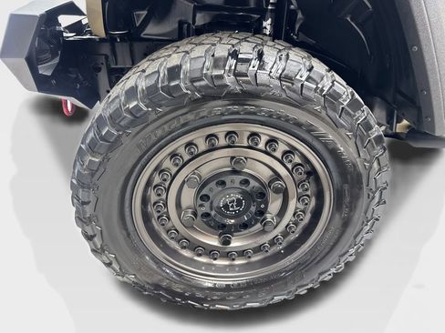 Used 2018 Jeep Wrangler Unlimited Rubicon AWD/4WD image 86