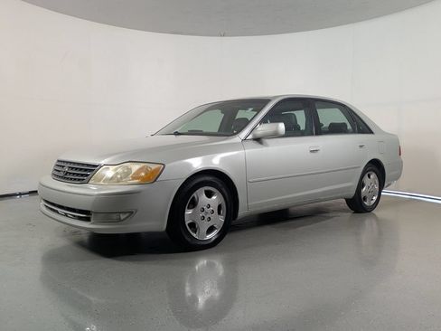 Used 2003 Toyota Avalon XLS FWD image 3