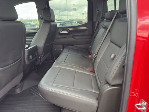 Used 2024 Chevrolet Silverado 1500 LT image 13