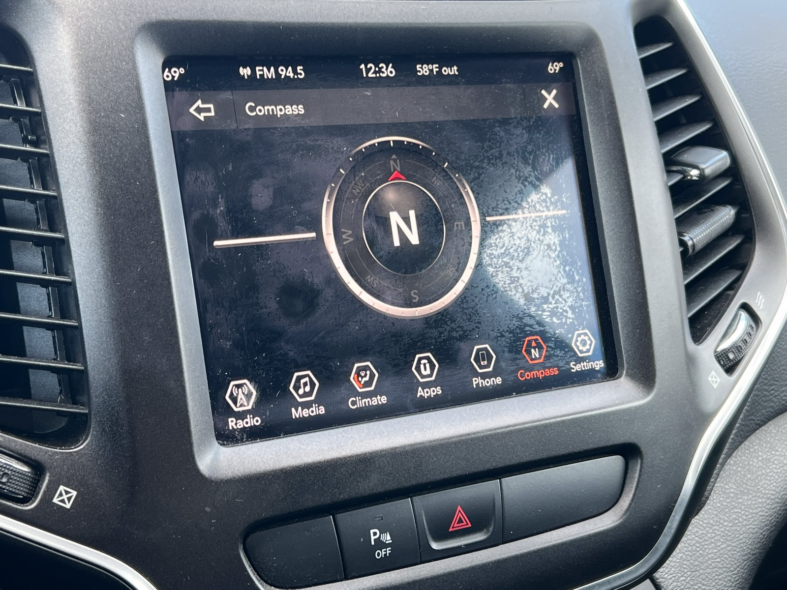 Used 2019 Jeep Cherokee Trailhawk AWD/4WD image 8