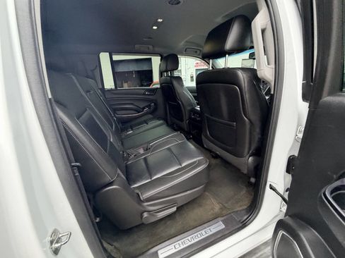 Used 2015 Chevrolet Suburban LT image 31