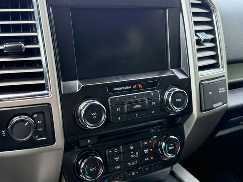 Used 2015 Ford F150 Lariat AWD/4WD image 28