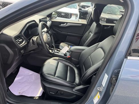 Certified 2025 Ford Escape Platinum AWD/4WD image 6