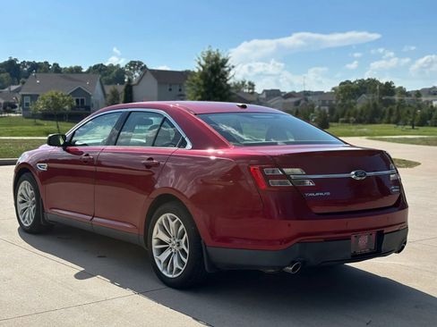 Used 2013 Ford Taurus Limited FWD image 3