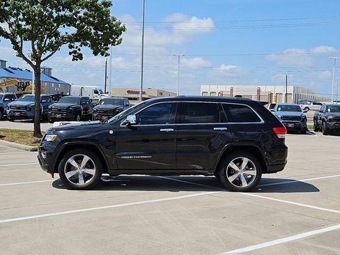 Used 2016 Jeep Grand Cherokee Overland AWD/4WD image 8