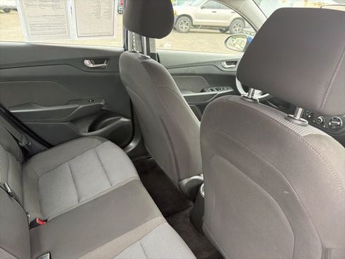 Used 2021 Hyundai Accent SE FWD image 25