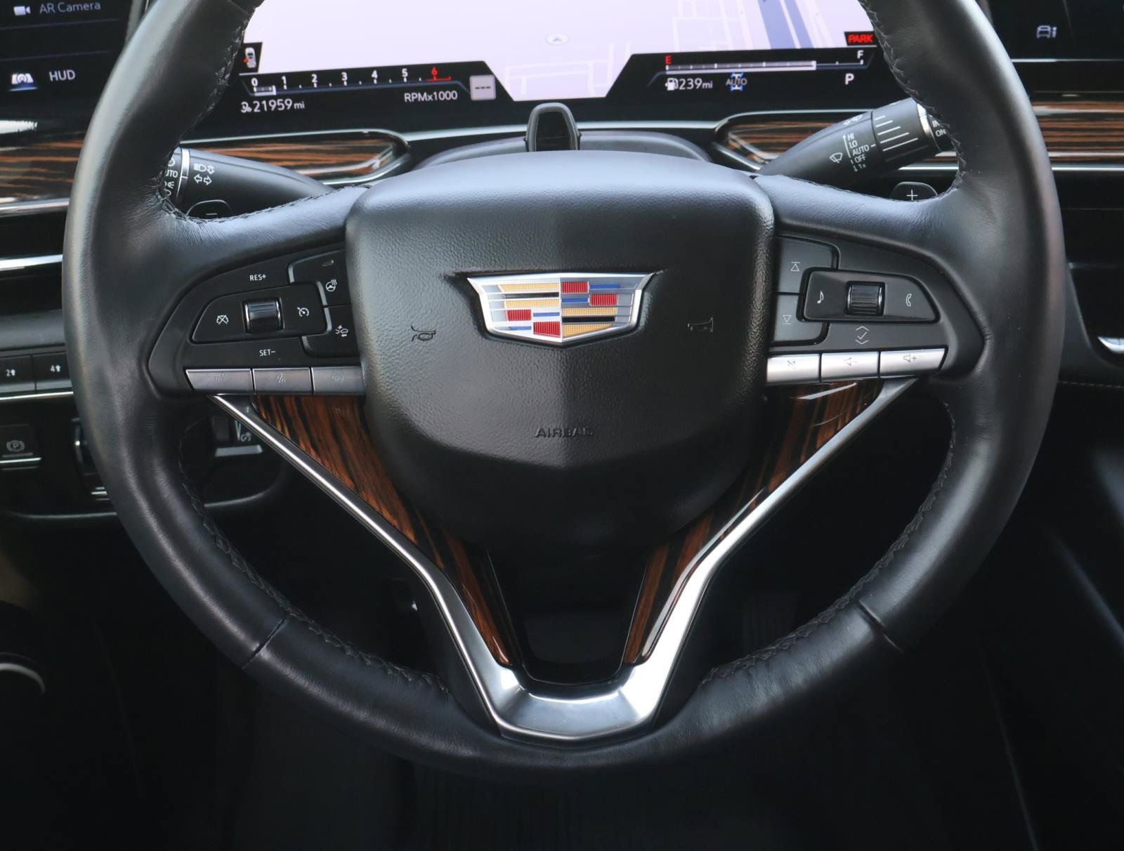 Used 2024 Cadillac Escalade ESV Premium Luxury w/ Performance Package AWD/4WD image 14