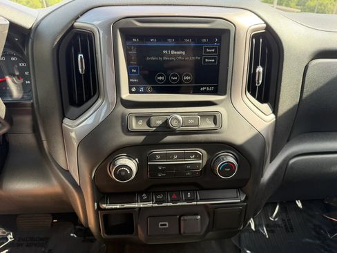 Used 2019 Chevrolet Silverado 1500 Custom Trail Boss w/ Custom Convenience Package AWD/4WD image 23