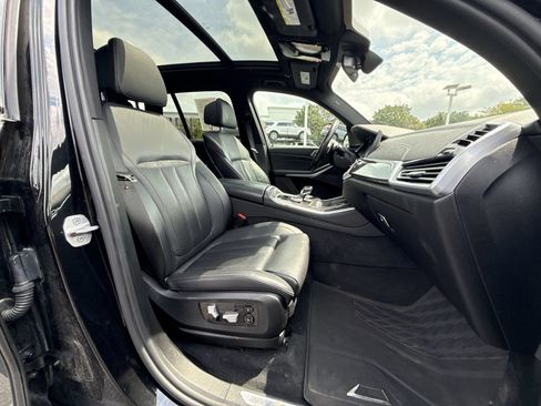 Used 2022 BMW X5 M50i AWD/4WD image 27