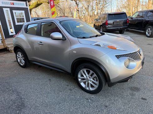Used 2011 Nissan Juke S image 3