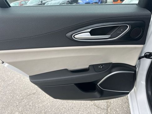 Used 2020 Alfa Romeo Giulia Base w/ Nero Edizione image 28