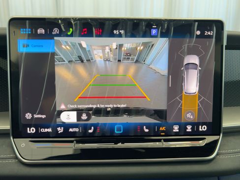 New 2026 Volkswagen Tiguan SE R-Line image 25