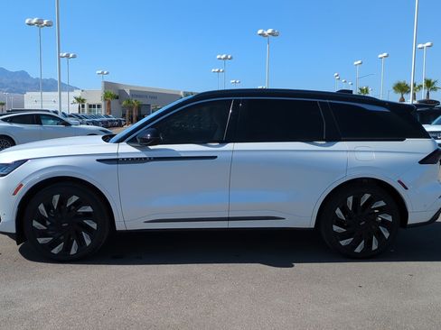 Used 2024 Lincoln Nautilus Black Label w/ Jet Appearance Package (87T) AWD/4WD image 6