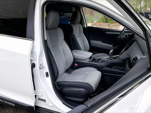 Used 2023 Subaru Outback Premium AWD/4WD image 9