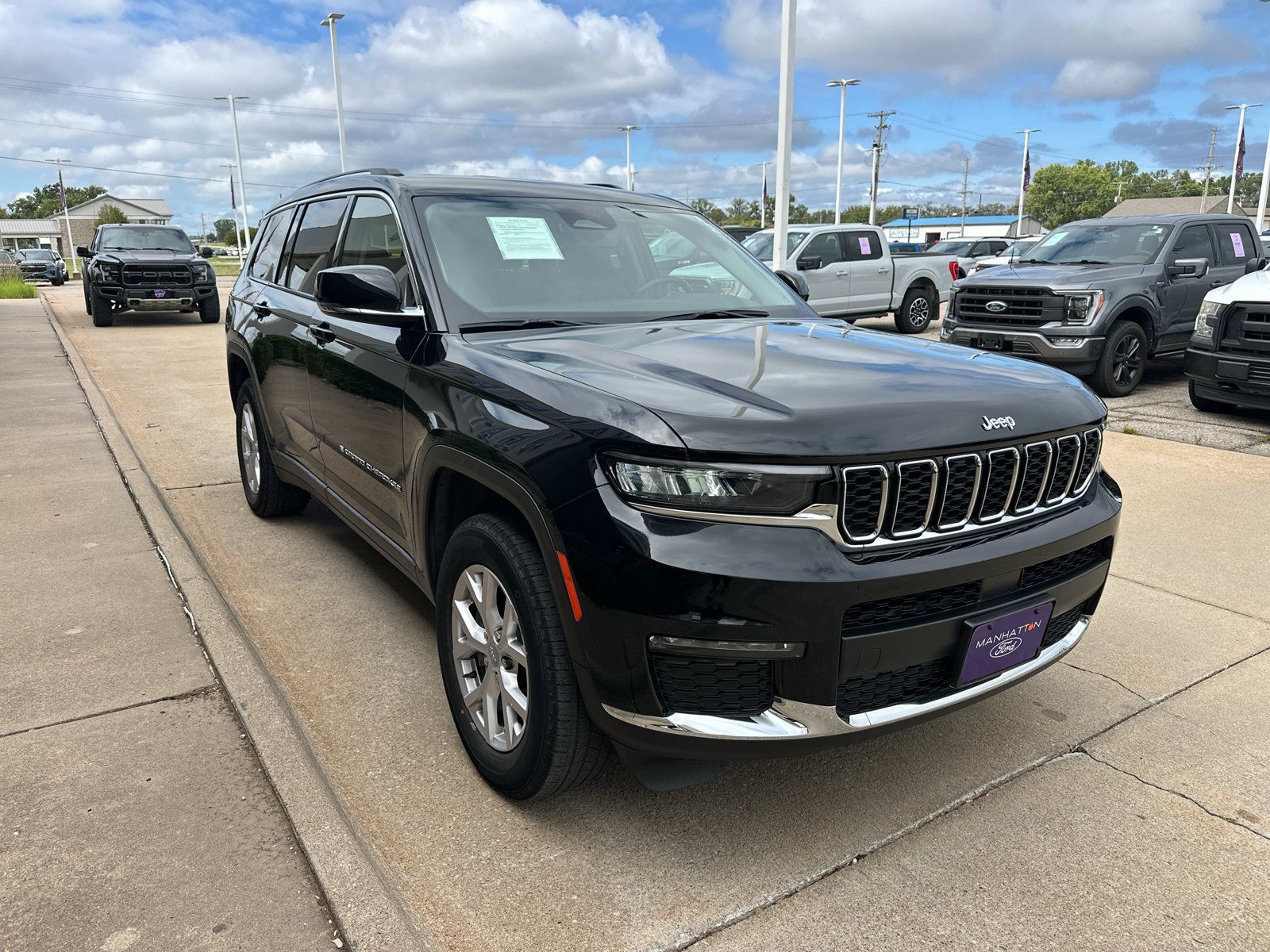 Used 2022 Jeep Grand Cherokee L Limited AWD/4WD image 8