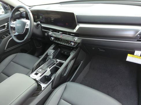 New 2025 Kia Telluride S image 14