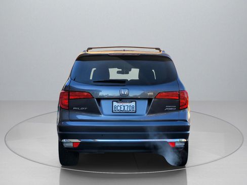 Used 2017 Honda Pilot Touring image 7
