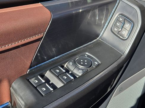 Used 2023 Ford F150 Lariat image 13