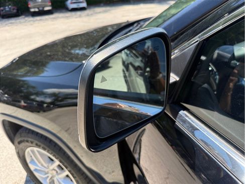 Used 2019 Jeep Grand Cherokee Limited w/ Luxury Group II RWD image 18