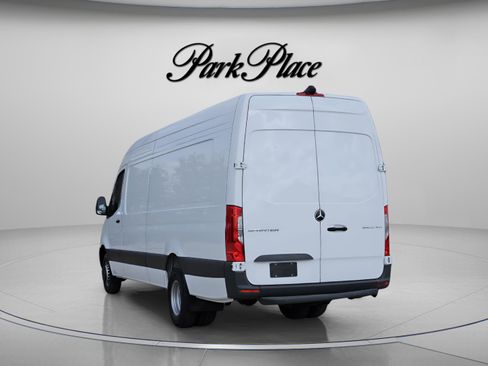 Used 2025 Mercedes-Benz Sprinter 3500 image 3