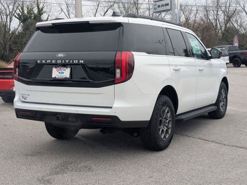 New 2025 Ford Expedition Active image 3