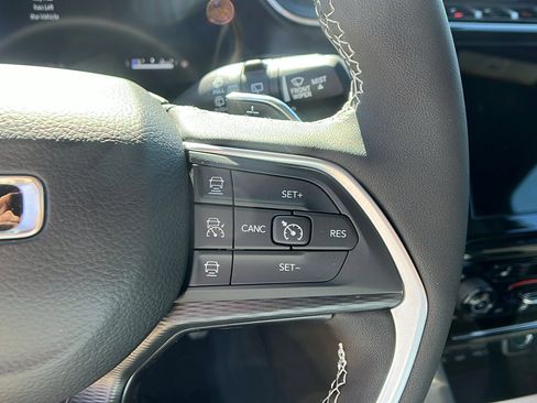 New 2025 Jeep Grand Cherokee L Altitude image 23