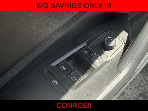 Used 2024 Volkswagen Jetta SE FWD image 11
