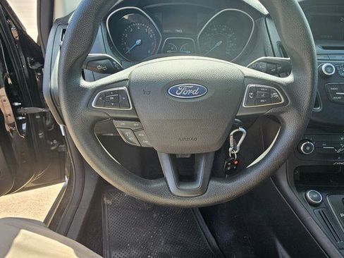 Used 2015 Ford Focus SE FWD image 12