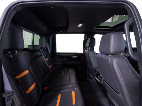 Used 2024 GMC Sierra 2500 AT4 w/ AT4 Premium Plus Package AWD/4WD image 19