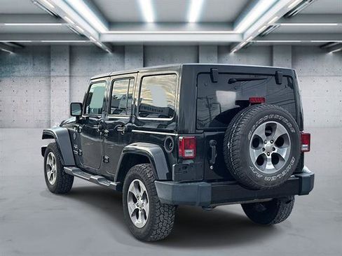 Used 2018 Jeep Wrangler Unlimited Sahara w/ Dual Top Group image 5