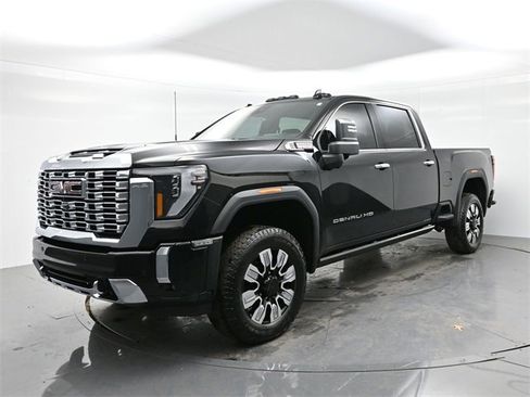 Used 2024 GMC Sierra 2500 Denali w/ Denali Reserve Package image 3