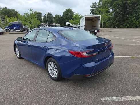 Used 2026 Toyota Camry LE FWD image 5